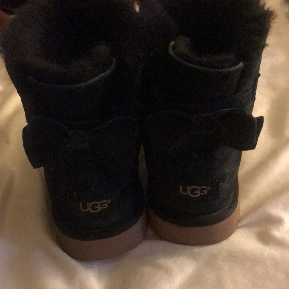 Black ugg - Picture 3 of 4
